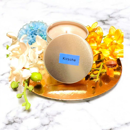 Duftkerze in wiederverwendbarer Metalldose