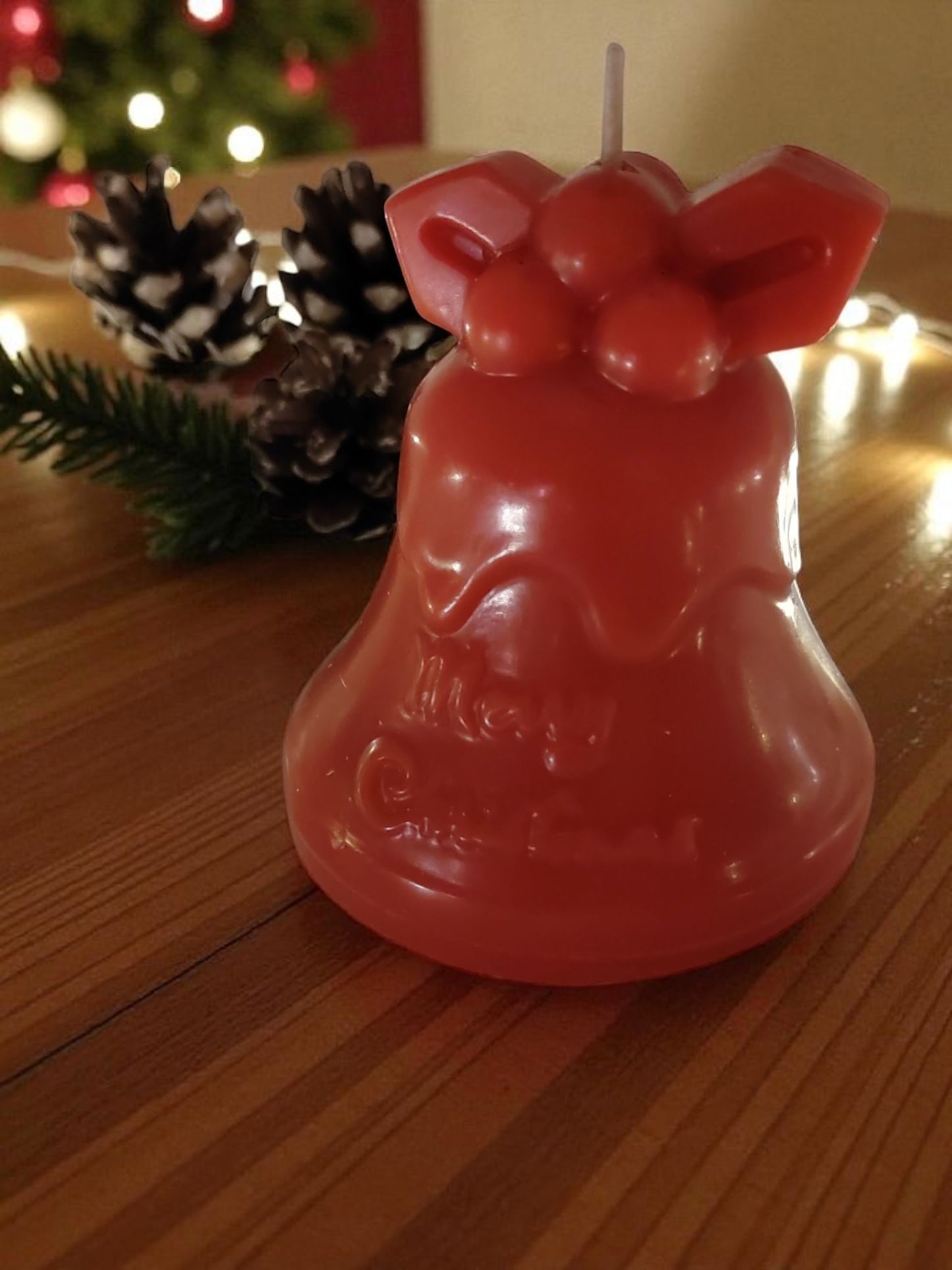 Weihnachtskerze – handgegossen, festlich, einzigartig