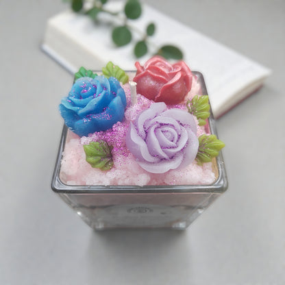 Handgegossene Duftkerze Vanilliger Rosenzauber im Glas mit Wachsrosen-Dekoration, Kerzen-Seifen Herz