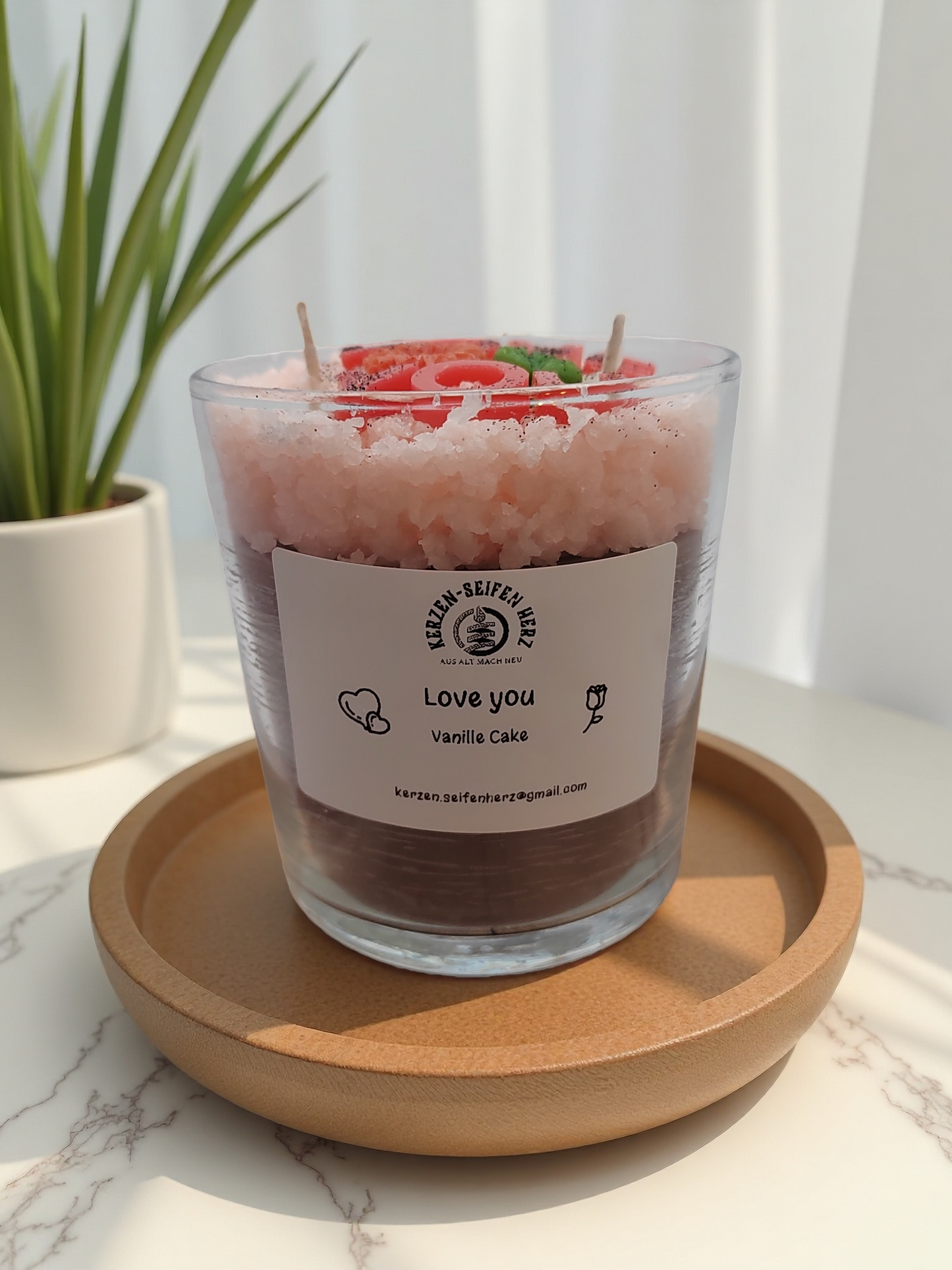 Geschenk der Liebe als Duftkerze im Glas mit Aufschrift Love you