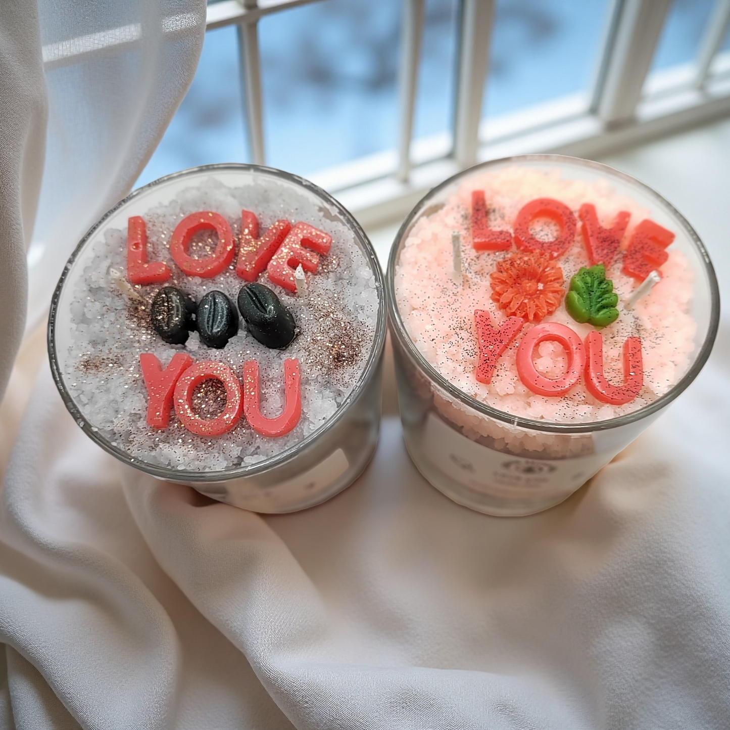 Geschenk der Liebe als Duftkerze im Glas mit Aufschrift Love you