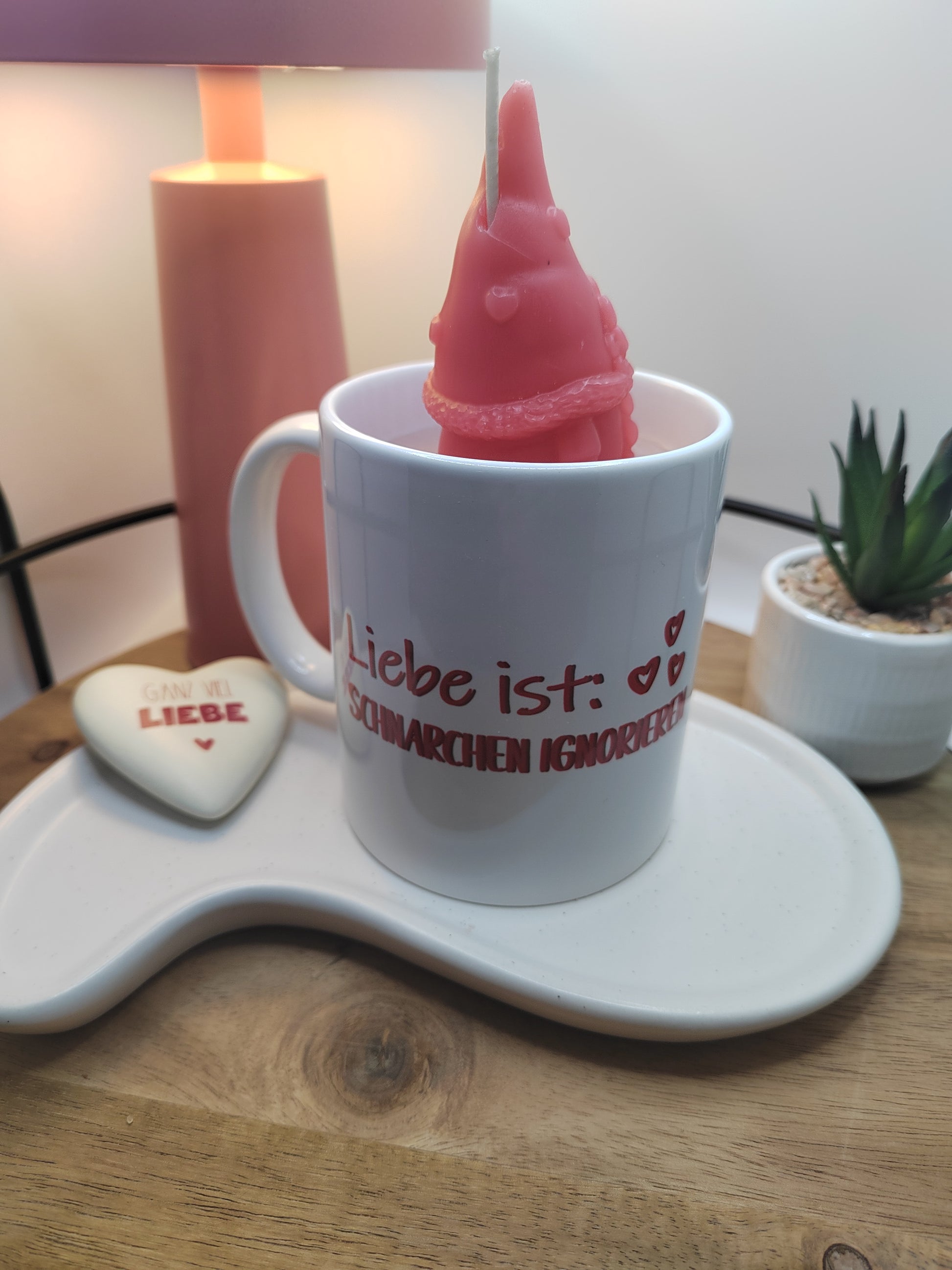 Geschenke für Männer – Kerze in Tasse „Liebe ist: Schnarchen ignorieren“