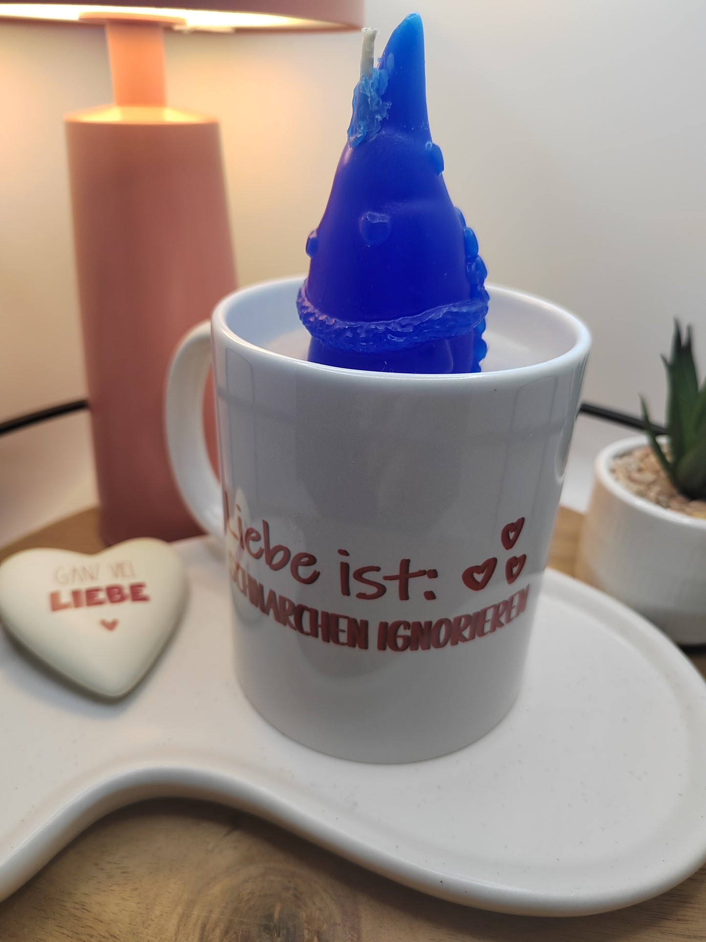 Geschenke für Männer – Kerze in Tasse „Liebe ist: Schnarchen ignorieren“