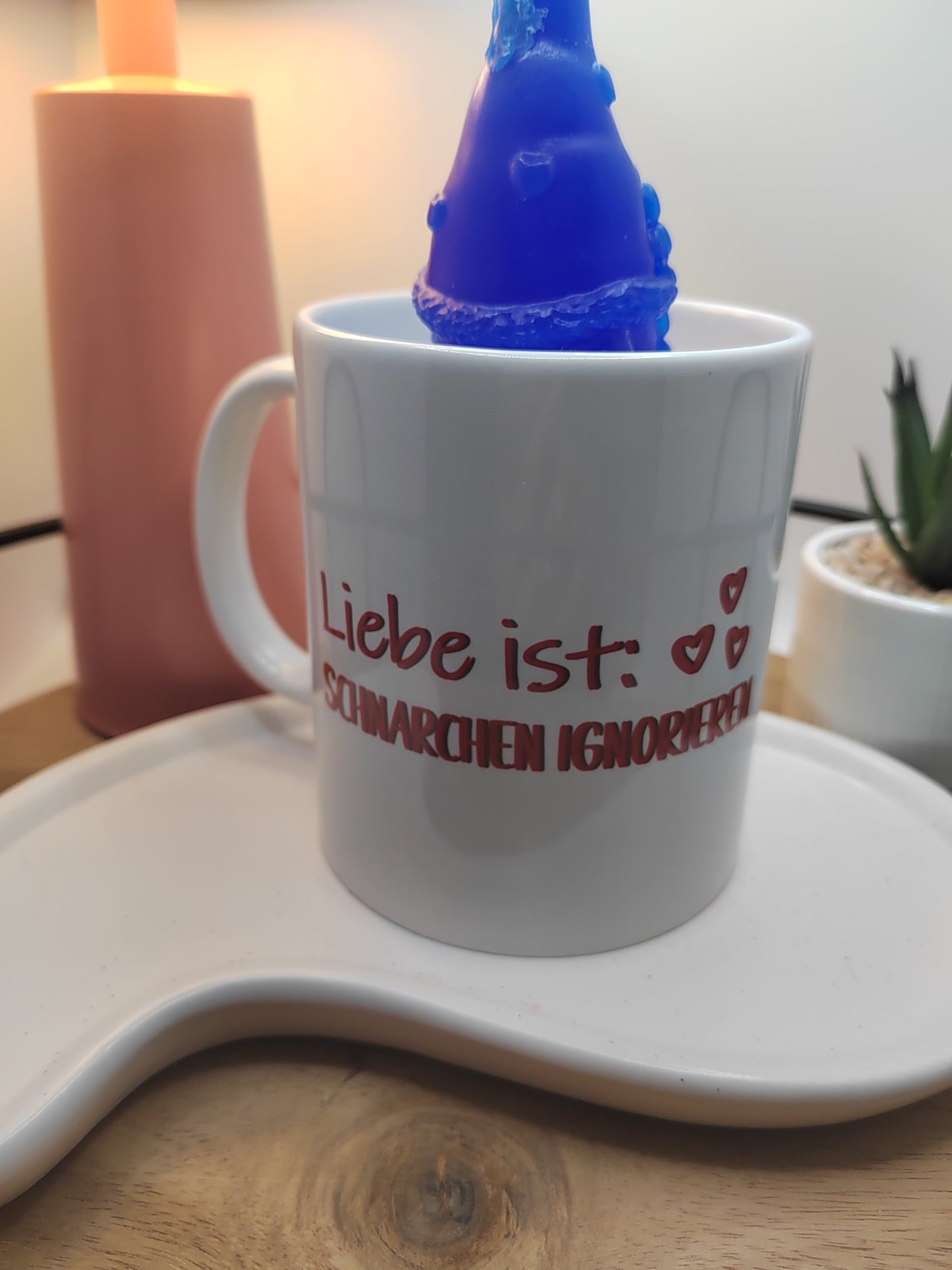 Geschenke für Männer – Kerze in Tasse „Liebe ist: Schnarchen ignorieren“