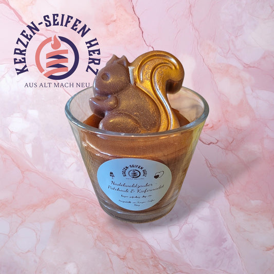Duftkerze „Nadelwaldzauber – Patchouli & Kiefernadel“