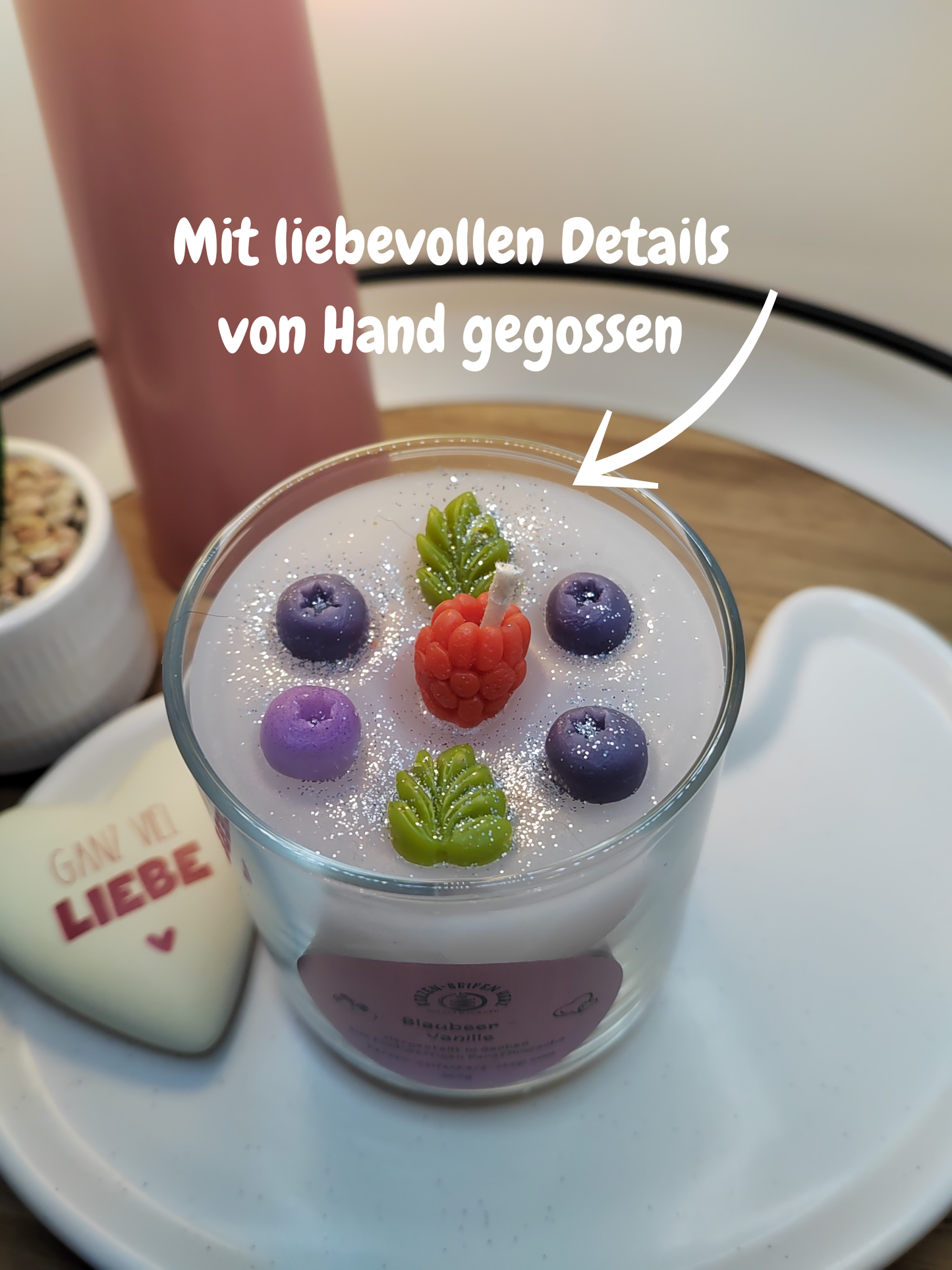 Handgegossene Blaubeer Vanille Duftkerze im Glas, Duftkerze als Geschenk, Kerzen-Seifen Herz Delitzsch